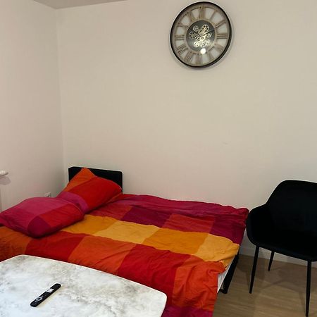 Appt Spacieux Et Calme Prox Disney-Cdg-Stade De France لو بلو ميسنيل المظهر الخارجي الصورة